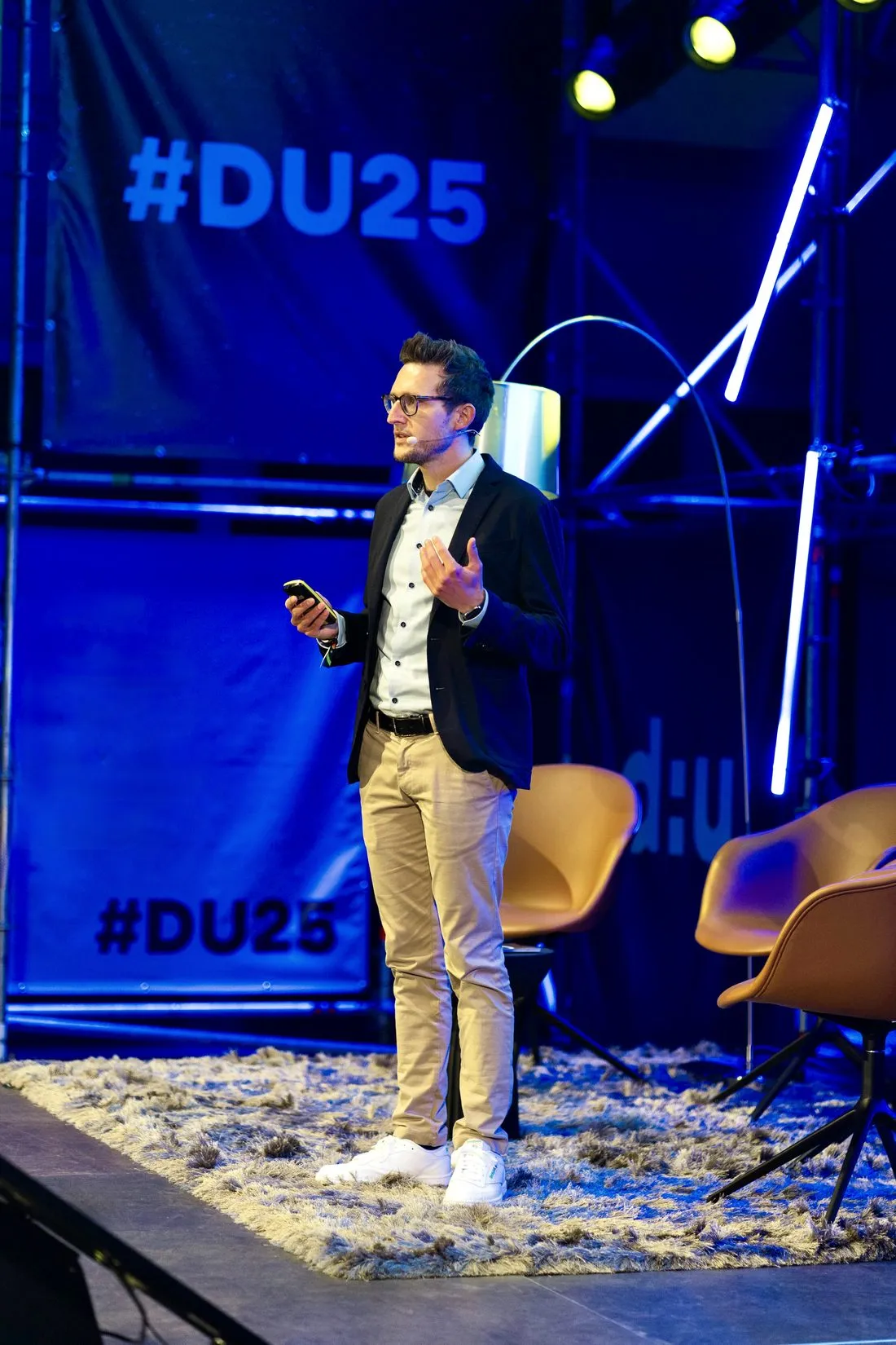 Dr. Alexander Lammers auf der Bühne der data:unplugged